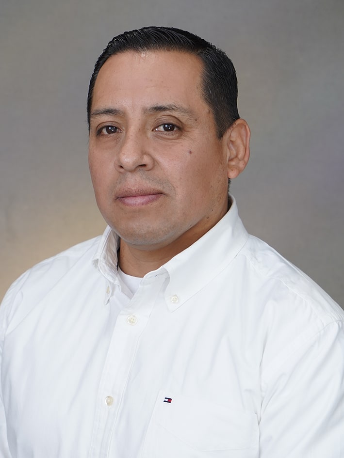 Lic. Cesar Velasco S.